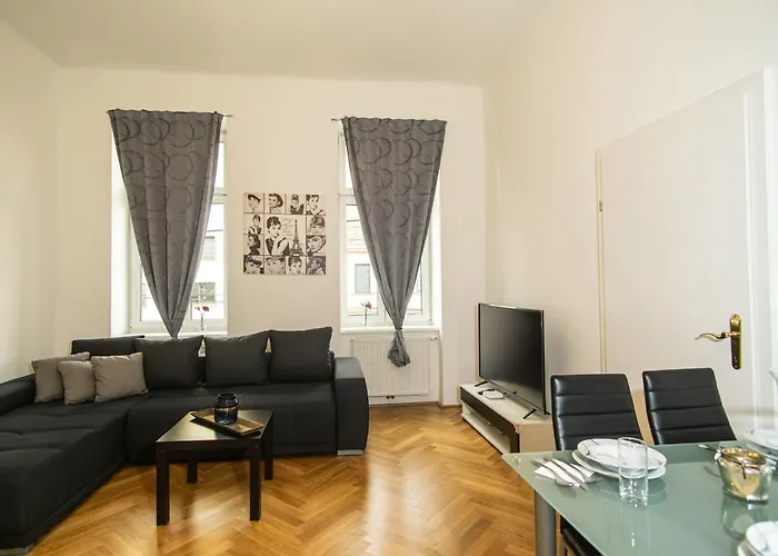 Raimond Apartment